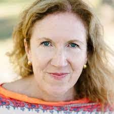 Dewi Rusli's Instagram, Twitter & Facebook