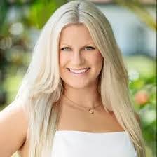 Laura Leveille's Instagram, Twitter & Facebook