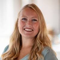 Amelia Leach's Instagram, Twitter & Facebook