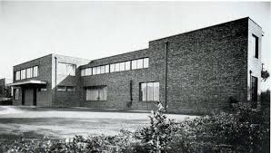 In the lange and esters houses (1930), ludwig mies van der rohe combined the new architecture with the rather conventional spatial programme of a home for the upper middle class. Lange Und Esters Haus Daten Fotos Und Plane Wikiarquitectura