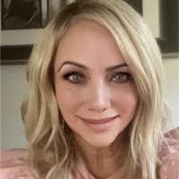 Joanne Vogel's Instagram, Twitter & Facebook