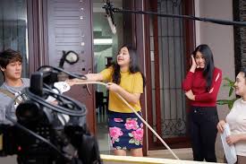 Melihat pasangan muda itu, titi kamal teringat akan kisah cintanya dengan. Facebook