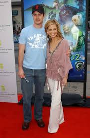 What is the net worth of freddie prinze jr? Sarah Michelle Gellar And Freddie Prinze Jr S Adorable Latest Instagram Will Make You Feel Old Sarah Michelle Gellar Sarah Michelle Gellar Buffy Daphne And Fred