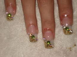 ✔ una genial idea sería usar uñas decoradas con piedras, mira estos. Como Pintarse Las Unas Bien Guia Paso A Paso Con Fotos