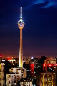 Menara berkembar petronas ini terletak di pusat kota metropolitan kuala lumpur. Selamat Malam Menara Kuala Lumpur Kl Tower Official Facebook