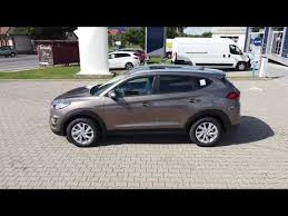 The standard tucson, with its new the popular hyundai tucson suv has been completely revamped for 2021 with a whole host of new features designed to tempt you away from the. Tucson F L V Novej Farbe Silky Bronze Konkretne Edicia Smart Youtube