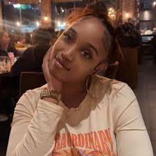 Leah Camp's Instagram, Twitter & Facebook