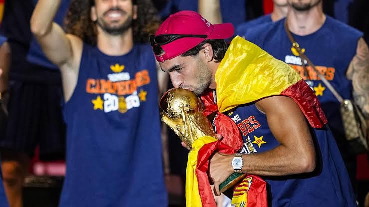 The White House celebrates Ferran Torres's cap inspired by Trump's slogan:  