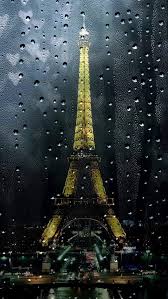City Of Love On A Rainy Day Iphone Wallpaper Eiffel Tower Paris Wallpaper Iphone Wallpaper Rain