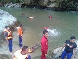 Descriptionair terjun chamang yang terletak dalam daerah bentong, pahang.jpg. Orang Bentong Sendiri Tak Mandi Di Air Terjun Chamang Dah Banyak Kes Hilang Nyawa Libur