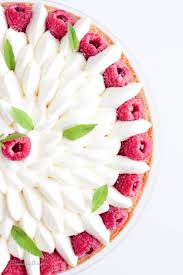 Une Tarte Estivale Facon Amandine Framboise Et Chantilly Verveine Recette Tarte Aux Fraises Gateaux Et Desserts Framboise