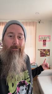 New podcast episode out this Monday, August 26!! I had the pleasure of  chatting with phenomenal visual artist Laura Heaney. Hope you enjoy it!  @lkheaney #woodbeard #podcast #supportartists #supportmakers