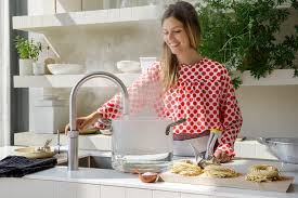 Dann muss ein neuer her, und den kann man selbst einbauen. Quooker Der Wasserhahn Der Alles Kann Mathis Sanitar