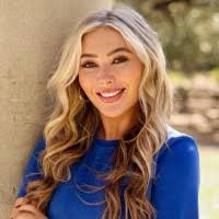 Dorothy (Ciara Green)