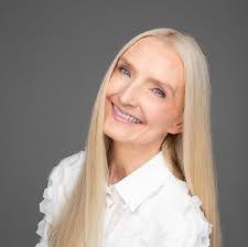 Maura Coffey's Instagram, Twitter & Facebook