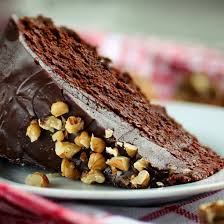Gateau Au Chocolat Praline Et Eclats De Nougatine Recette Gateau Chocolat Praline Gateau Chocolat Recette Moelleux Chocolat