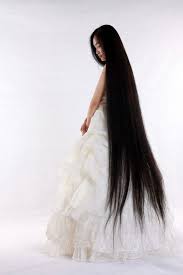 Chinese women are envied for their flawless skin and healthy, shiny hair. Beautiful Girl With Floor Length Long Hair Long Hair Styles Long Hair Girl Long Hair Drawing