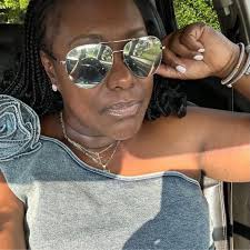 🔗: bit.ly/3FQZNNu Wyclef Jean recalled giving Whitney Houston feedback  during a recording session as part of the Storytellers event at Tribeca  Festival. 📷️: Getty/Redferns