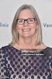 329 Elizabeth Benson Stock Photos, High-Res Pictures, and Images