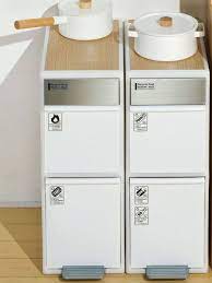 スリムな見た目と違って多くのゴミを収納出来るゴミ箱 台所 ゴミ箱 木のキッチンカウンター キッチン ゴミ箱 収納