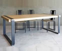 Cette gamme joue sur les matières et les contrastes. Table En Bois Design Table Design Table A Manger Bois Et Metal Table Salle A Manger Salle A Manger Bois