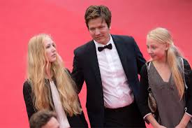 Det er netop blevet offentliggjort ved nordisk råds prisgalla i oslo. Daniel Lucena On Twitter Thomas Vinterberg Se Acuerda Tambien En Su Dedicatoria De Su Hija Ida Another Round Se Rodo En Su Escuela Y Varios De Sus Companeros Aparecen En Ella Ida