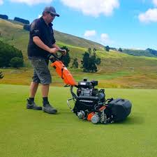 As the lightest and best walking greens mower, the pgm 22 has a durable centrifugal clutch and incommand™ control system with variable speed control which engages easily for a durable gear and chain drive keeps the pgm 22 by jacobsen® mowing with little maintenance required. Greens Reel Mower Golf Jacobsen