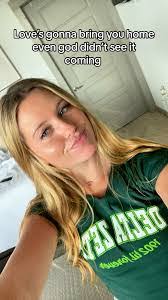 Sarah Lasater's Instagram, Twitter & Facebook