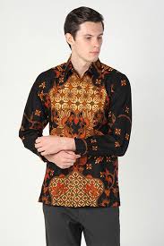 Berikut adalah inspirasi baju batik kombinasi polos cowok terbaru yang mungkin anda sukai. 35 Model Baju Batik Pria Kombinasi Modern Terbaru 2020