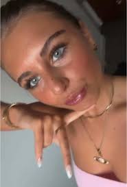 Green Eyed Brunette Celebs