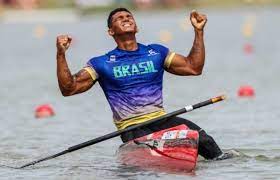 Reprodução além dos dois, vagner junior souta também está confirmado na delegação, que embarca para portugal, no dia 10 de julho, para um período de treinos em mortágua. Infancia Dura E Brilho Na Olimpiada Do Rio Isaquias Queiroz Rema Pelo Ouro Nos Jogos Olimpicos Lance