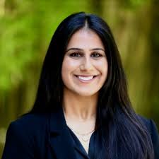 I am so happy to announce that I have been accepted into University of  Florida's Master of International Business Program.