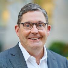 Dean Peasley's Instagram, Twitter & Facebook