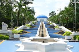 Dia ditaklukan oleh belanda pada 1784, ketika mereka melebarkan kekuasaan dari malaka untuk menguasai perdagangan timah di. Tempat Menarik Di Kuala Lumpur Terkini Bandaraya Maju Terkenal Di Dunia Lokasi Percutian