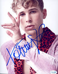Tommy Dorfman's Instagram, Twitter & Facebook
