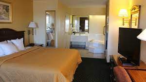 Jacuzzi suite tour, hilton elara grand vacation club/las vegas. Jacuzzi Room Smoking Picture Of Quality Inn Suites Southwest Jackson Tripadvisor