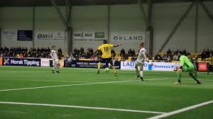 Der er ikke lenger påbud med munnbind, men vi anbefaler munnbind inne på stadionområdet før du finner ditt sete og forlater stadion etter kamp. Sprudlende Lsk Utklasset Mjondalen Lillestrom