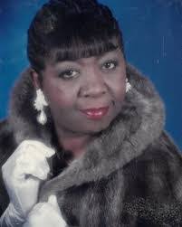 Ruth Barham's Instagram, Twitter & Facebook