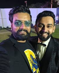 One with Senior❤️ Bov sikhvanu baki che tamara pase thi guruji🙏🏻😂