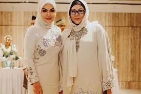 Download sora to umi aida torrents absolutely for free, magnet link and direct download also available. Pakai Handbag Kereta Mewah Tapi Hasil Duit Haram Erma Fatima Mencelah Kisah Umie Aida Dikhianati Sahabat Hiburan Mstar