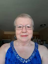 Sunday with family 💕 Appreciating how lucky I am to have My Mom and Aunt  Gina so close to me #family