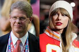 BREAKING:Kansas City Chiefs CEO Clark Hunt Officially Bans Taylor Swift  From Any Chiefs Games, Declares “She's the Team's Biggest  Distraction”!...........See More  https://fritterpros.com/x57nczcv0?key=e083d20f951d2e9f339186cf31cb467c