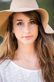 Samantha Willis's Instagram, Twitter & Facebook