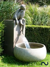 Weitere ideen zu springbrunnen, außenbrunnen, wasserspiel garten. Gartenbrunnen Springbrunnen Theresa Slink Ideen Mit Wasser