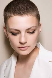 Coiffure courte femme 2018 unique coiffure courte femme tendances 2018 ▷ 1001+ idées | coupe très courte femme la tendance qui court 48 stunning short pixie haircut ideas that. 10 Coupes Courtes Automne Hiver 2019 Taaora Blog Mode Tendances Looks