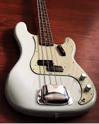 Digging This Fender Vintage Reissue 63 P Bass When I First Picked It Up I Was Thinking Of Changing The Pickups But These Bass Guitar Guitar Fender Vintage