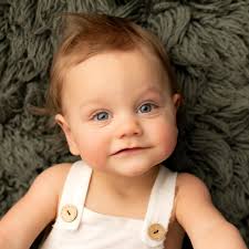 Tiffany Olah's Instagram, Twitter & Facebook