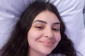 A atriz e apresentadora tatá werneck fez uma homenagem à atriz mabel calzolari, que morreu aos 21 anos devido a uma doença rara na coluna. Z Ic C5sy0fjgm