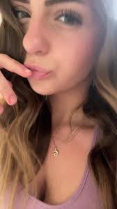 Violet Stevens's Instagram, Twitter & Facebook