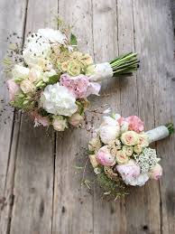 Roses, lilies, tulips, and carnations are some of the most top flower choices when it comes to selecting a white wedding theme. Bridal Bouquet Pastell Romantic Vintage Bridal Bouquet Vintage Pastel Roma Vintage Bridal Bouquet Bridal Bouquet Pink Bridal Bouquet